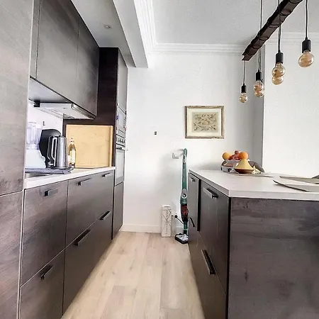 Henri Camille Real Estate- Santiago - 2 Bedrooms Close Croisette * Cannes