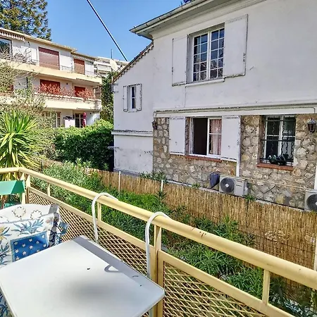 Henri Camille Real Estate- Santiago - 2 Bedrooms Close Croisette Holiday home